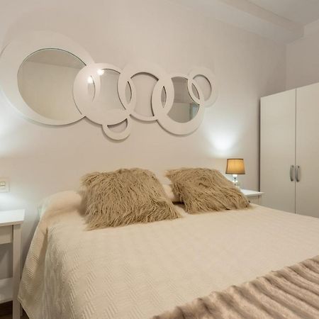 Center Deluxe II Apartment Granada Bagian luar foto